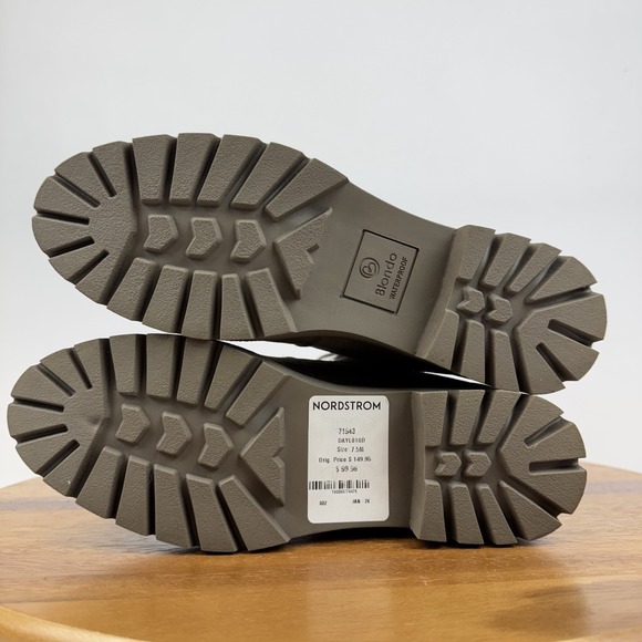 New Womens Blondo Daylor Gold Quilted Nylon Waterproof Casual Heel Boots Sz 7.5 - Picture 8 of 9